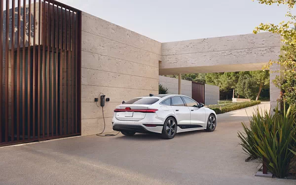   Audi A6 Sportback e-tron US-spec - 2025