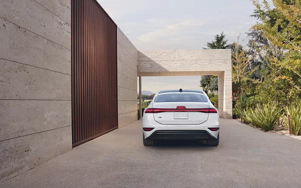   Audi A6 Sportback e-tron US-spec - 2025