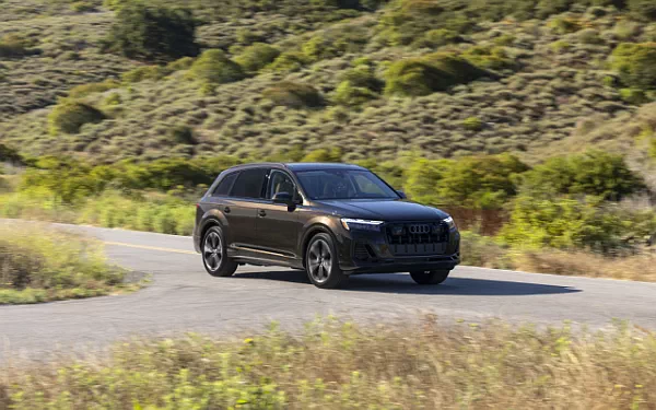   Audi Q7 55 TFSI quattro (Tamarind Brown Metallic) US-spec - 2025