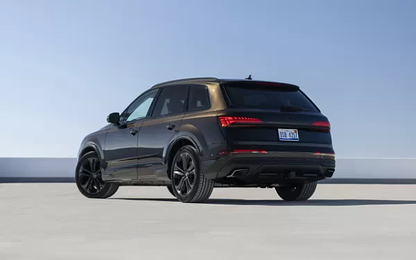   Audi Q7 55 TFSI quattro (Tamarind Brown Metallic) US-spec - 2025