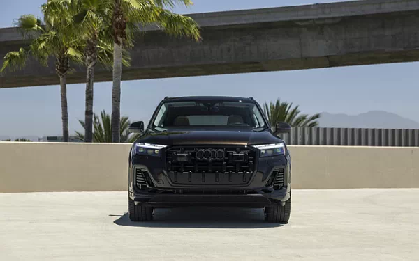   Audi Q7 55 TFSI quattro (Tamarind Brown Metallic) US-spec - 2025