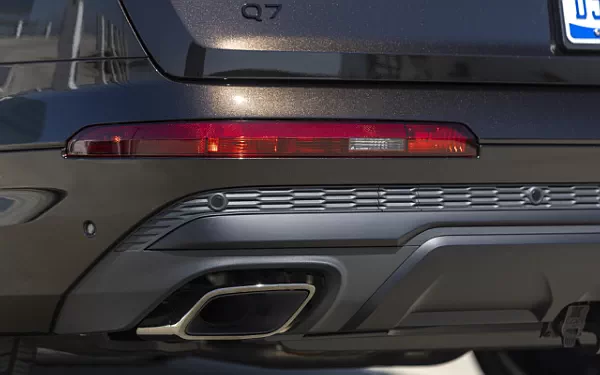   Audi Q7 55 TFSI quattro (Tamarind Brown Metallic) US-spec - 2025