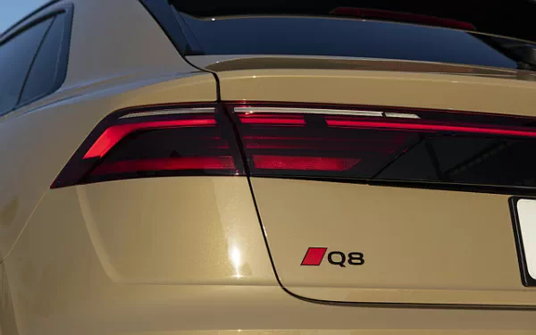   Audi Q8 55 TFSI quattro S line (Sakhir Gold Metallic) US-spec - 2025