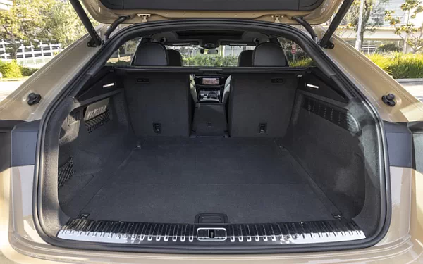   Audi Q8 55 TFSI quattro S line (Sakhir Gold Metallic) US-spec - 2025