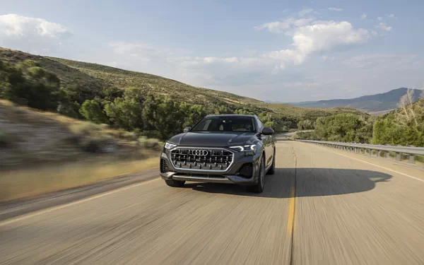   Audi Q8 55 TFSI quattro (Samurai Grey Metallic) US-spec - 2025