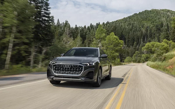   Audi Q8 55 TFSI quattro (Samurai Grey Metallic) US-spec - 2025