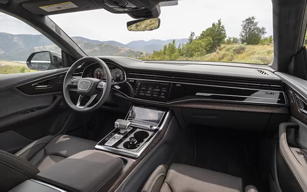   Audi Q8 55 TFSI quattro (Samurai Grey Metallic) US-spec - 2025