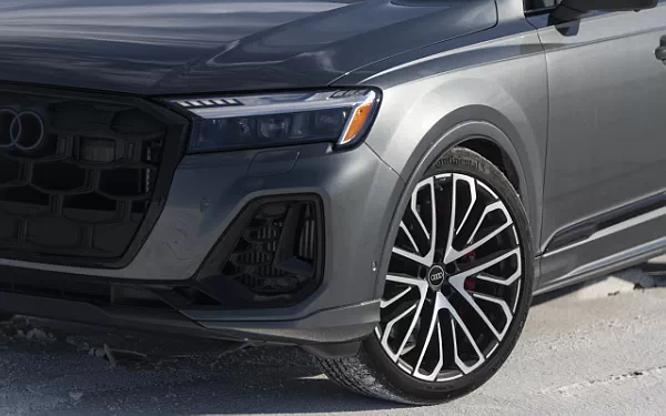   Audi SQ7 TFSI Black Optic Package (Daytona Grey) US-spec - 2025