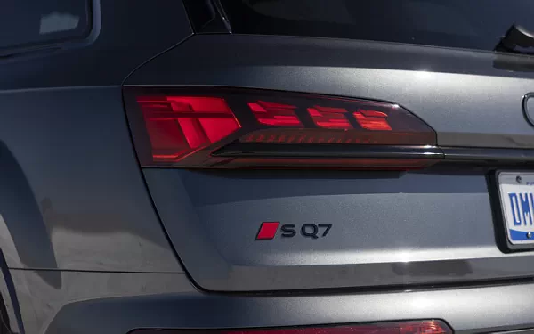   Audi SQ7 TFSI Black Optic Package (Daytona Grey) US-spec - 2025