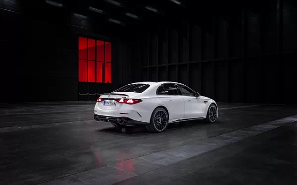 ���� ���������� Mercedes-AMG E 53 HYBRID 4MATIC+ - 2024