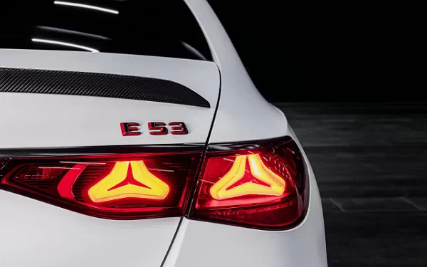 ���� ���������� Mercedes-AMG E 53 HYBRID 4MATIC+ - 2024