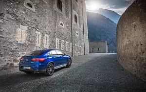  Mercedes-Benz GLC 250 4MATIC Coupe AMG Line - 2016