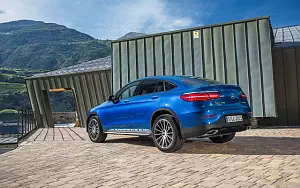   Mercedes-Benz GLC 250 4MATIC Coupe AMG Line - 2016