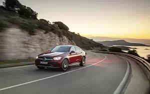   Mercedes-Benz GLC 300 4MATIC Coupe AMG Line - 2019