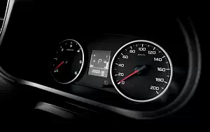   Mitsubishi L200 Double Cab - 2015