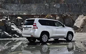   Toyota Land Cruiser Prado - 2013