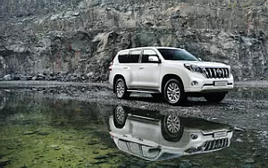   Toyota Land Cruiser Prado - 2013