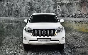   Toyota Land Cruiser Prado - 2013