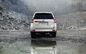   Toyota Land Cruiser Prado - 2013