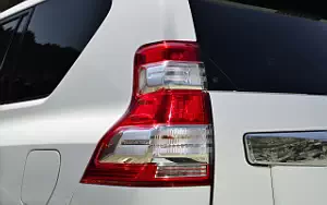   Toyota Land Cruiser Prado - 2013