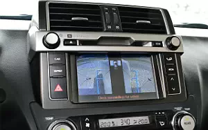   Toyota Land Cruiser Prado - 2013